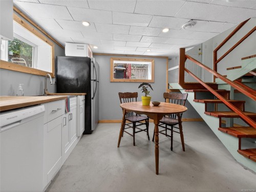 1215 Queens Ave, Victoria, BC 