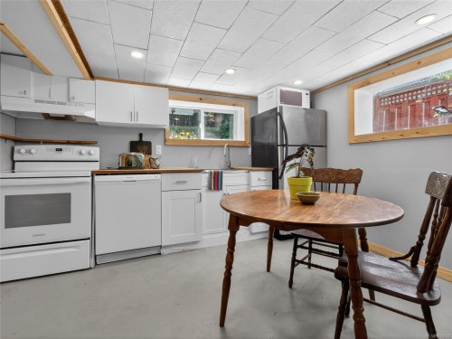 1215 Queens Ave, Victoria, BC 