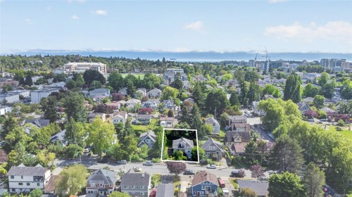 1215 Queens Ave, Victoria, BC 
