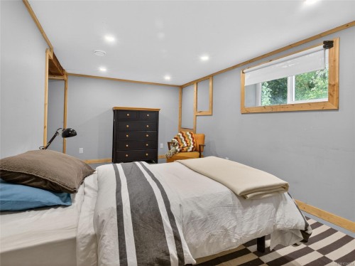 1215 Queens Ave, Victoria, BC 
