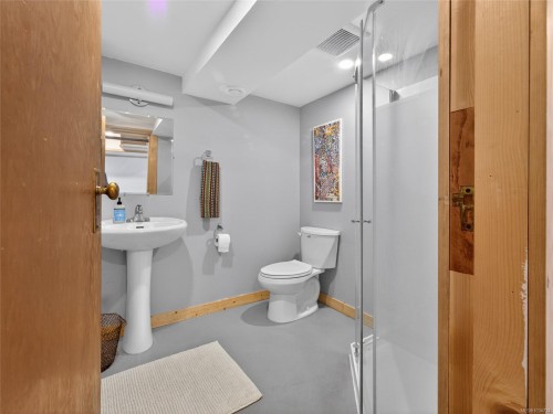 1215 Queens Ave, Victoria, BC 