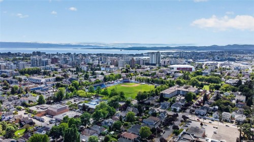1215 Queens Ave, Victoria, BC 