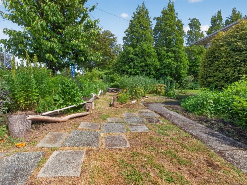 1215 Queens Ave, Victoria, BC 