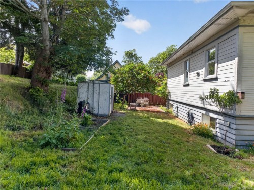 1215 Queens Ave, Victoria, BC 