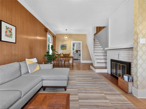 1215 Queens Ave, Victoria, BC 