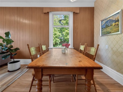 1215 Queens Ave, Victoria, BC 