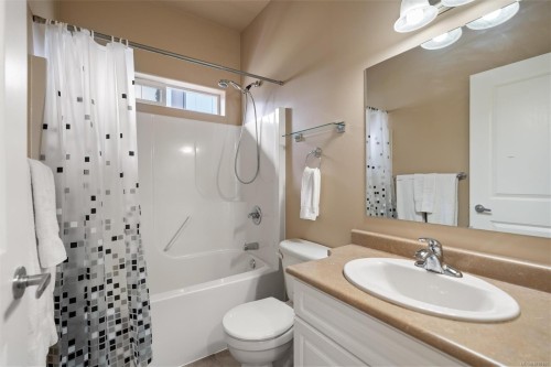 #301-2844 Bryn Maur Rd, Langford, BC - Indoor Photo Showing Bathroom