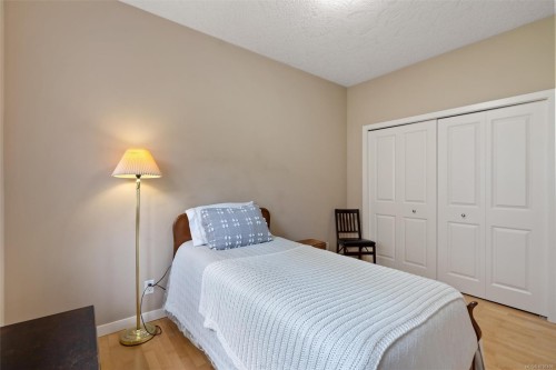 #301-2844 Bryn Maur Rd, Langford, BC - Indoor Photo Showing Bedroom