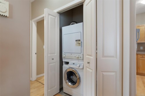 #301-2844 Bryn Maur Rd, Langford, BC - Indoor Photo Showing Laundry Room