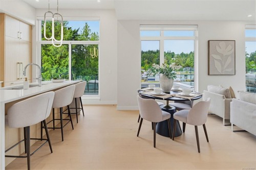 #Ph 403-5229 Cordova Bay Rd, Saanich, BC - Indoor Photo Showing Dining Room