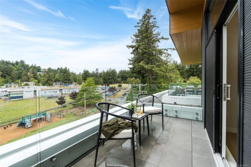 #Ph 403-5229 Cordova Bay Rd, Saanich, BC - Outdoor
