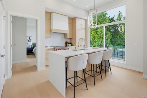 #Ph 403-5229 Cordova Bay Rd, Saanich, BC - Indoor