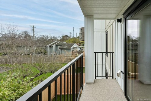 #3-2268 Bowker Ave, Oak Bay, BC 