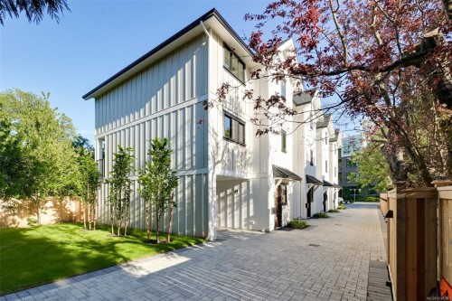 #3-2268 Bowker Ave, Oak Bay, BC 