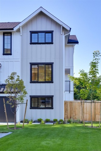 #3-2268 Bowker Ave, Oak Bay, BC 