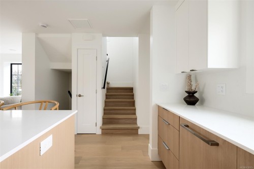 #1-2268 Bowker Ave, Oak Bay, BC 