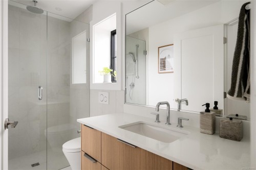 #1-2268 Bowker Ave, Oak Bay, BC 