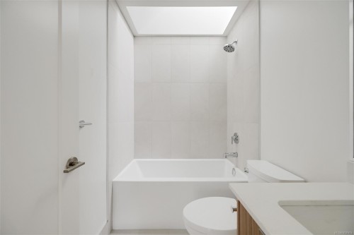 #1-2268 Bowker Ave, Oak Bay, BC 