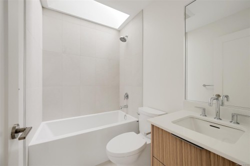 #1-2268 Bowker Ave, Oak Bay, BC 