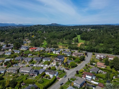 #1-3080 Oakdowne Rd, Oak Bay, BC - Outdoor With View