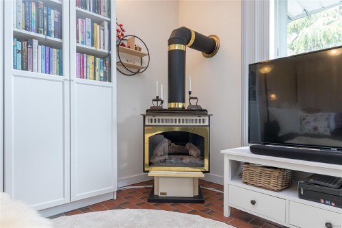 #411-2022 Foul Bay Rd, Victoria, BC - Indoor Photo Showing Other Room With Fireplace