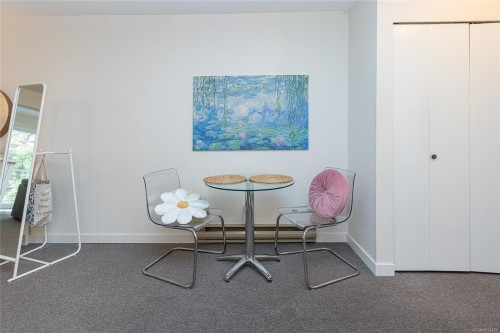 #411-2022 Foul Bay Rd, Victoria, BC - Indoor
