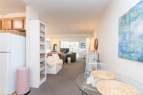 #411-2022 Foul Bay Rd, Victoria, BC - Indoor