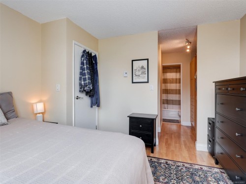 #501-327 Maitland St, Victoria, BC - Indoor Photo Showing Bedroom