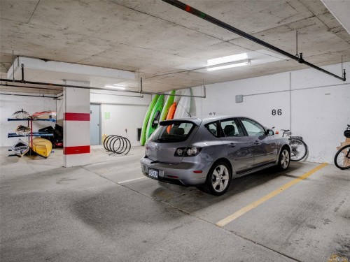 #501-327 Maitland St, Victoria, BC - Indoor Photo Showing Garage