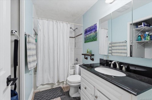 #103-645 Selby St, Nanaimo, BC - Indoor Photo Showing Bathroom