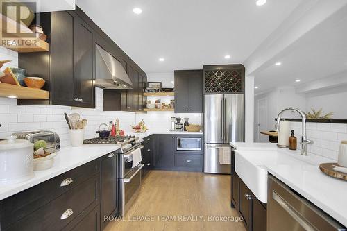 112 Talltree Crescent, Ottawa, ON - Indoor Photo Showing Kitchen With Upgraded Kitchen