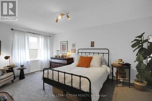 112 Talltree Crescent, Ottawa, ON - Indoor Photo Showing Bedroom