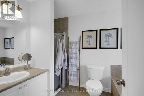 112 Talltree Crescent, Ottawa, ON - Indoor Photo Showing Bathroom