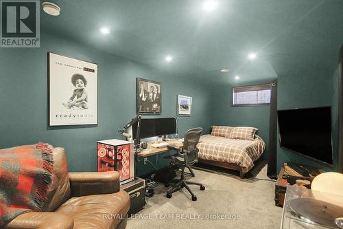 112 Talltree Crescent, Ottawa, ON - Indoor Photo Showing Bedroom