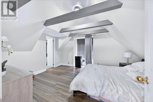 260 Douglas Road, Richmond Hill, ON - Indoor Photo Showing Bedroom