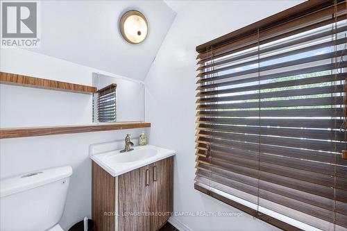 260 Douglas Road, Richmond Hill, ON - Indoor Photo Showing Bathroom