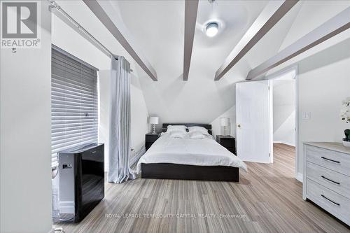 260 Douglas Road, Richmond Hill, ON - Indoor Photo Showing Bedroom