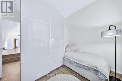 260 Douglas Road, Richmond Hill, ON - Indoor Photo Showing Bedroom