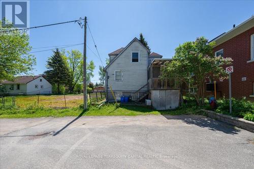 260 Douglas Road, Richmond Hill, ON - Outdoor