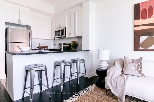 631-101 Shoreview Place, Hamilton, ON - Indoor Photo Showing Kitchen
