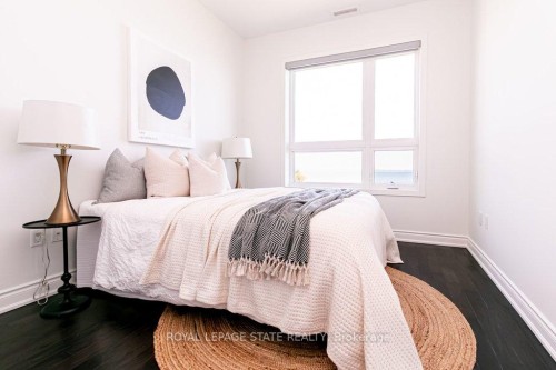 631-101 Shoreview Place, Hamilton, ON - Indoor Photo Showing Bedroom