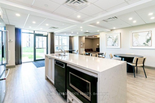 631-101 Shoreview Place, Hamilton, ON - Indoor Photo Showing Kitchen With Double Sink