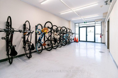 631-101 Shoreview Place, Hamilton, ON - Indoor Photo Showing Gym Room