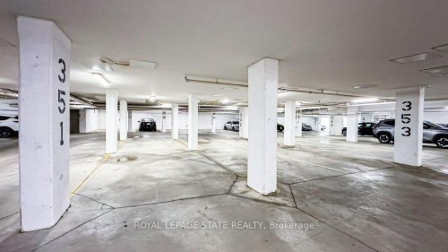 631-101 Shoreview Place, Hamilton, ON - Indoor Photo Showing Garage