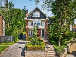 30 EDGEWOOD CRESCENT Toronto, ON M4W 3A9