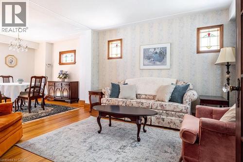 73 Barclay Street, Hamilton, ON - Indoor Photo Showing Living Room