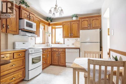 73 Barclay Street, Hamilton, ON - Indoor Photo Showing Kitchen