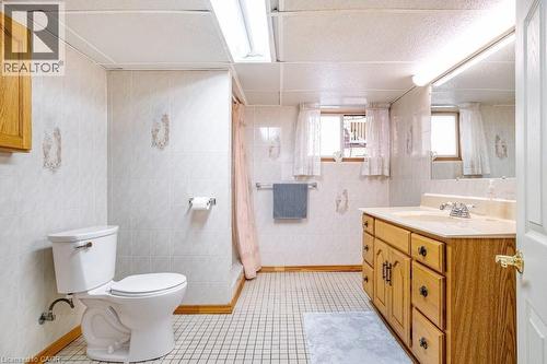 73 Barclay Street, Hamilton, ON - Indoor Photo Showing Bathroom