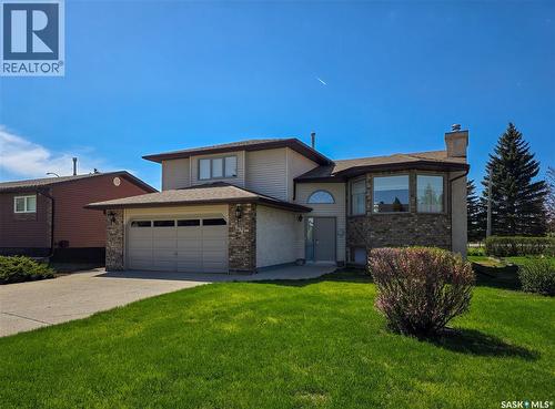 691 10th AVENUE W  Melville, SK S0A 2P0