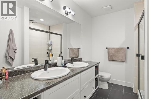 600 Sherwood Road Unit# 45, Kelowna, BC - Indoor Photo Showing Bathroom